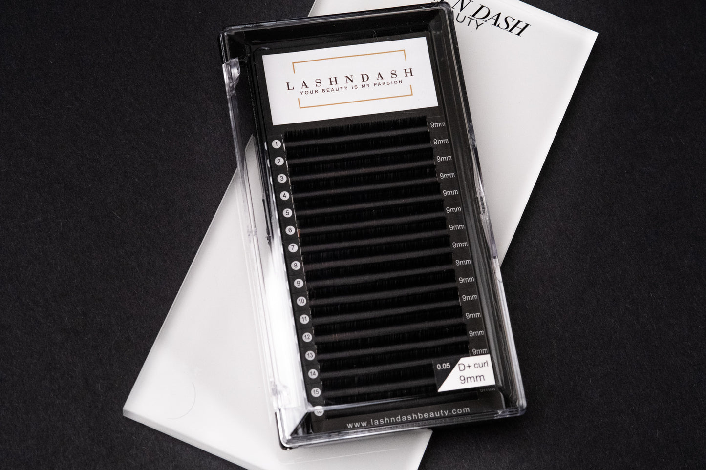 0.05 D+ VOLUME SINGLE LENGTH LASHES- discontinued